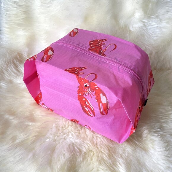 NWOT Baggu 3D Zip Pouch Large - Pink Lobster (Fancy Animal) - Picture 2 of 6